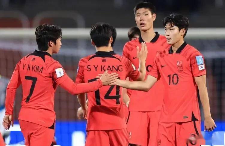 关于波兰零封对手,小组头名晋级的信息 关于波兰零封对手,小组头名晋级的信息